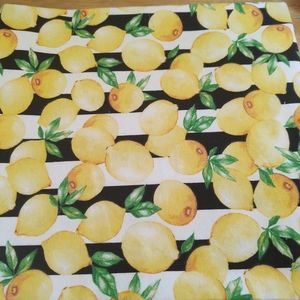 Lemon's table runner